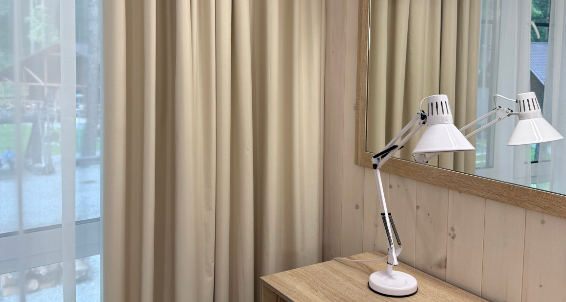 Шторы в отеле 18