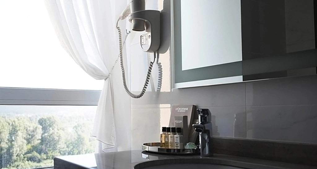 Шторы в отеле 7